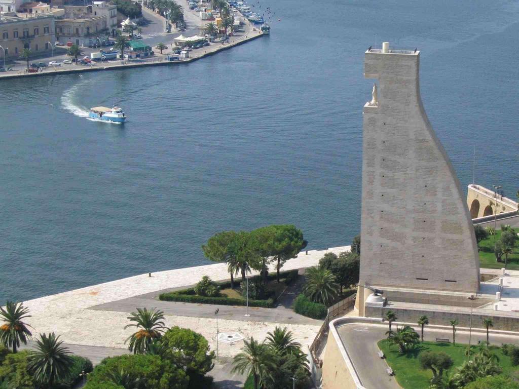 La Maison De Monet Μπρίντιζι Εξωτερικό φωτογραφία